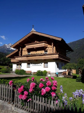 Гостиница Ferienwohnungen Fichtenheim, Майрхофен